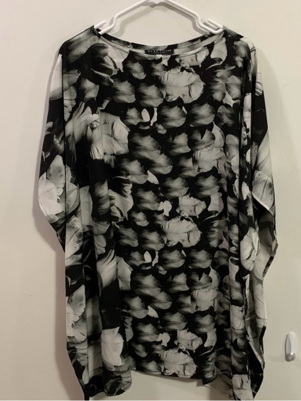 bryn Walker Black and White Floral-Print Long Sleeve Top